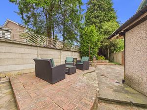 REAR GARDEN- click for photo gallery